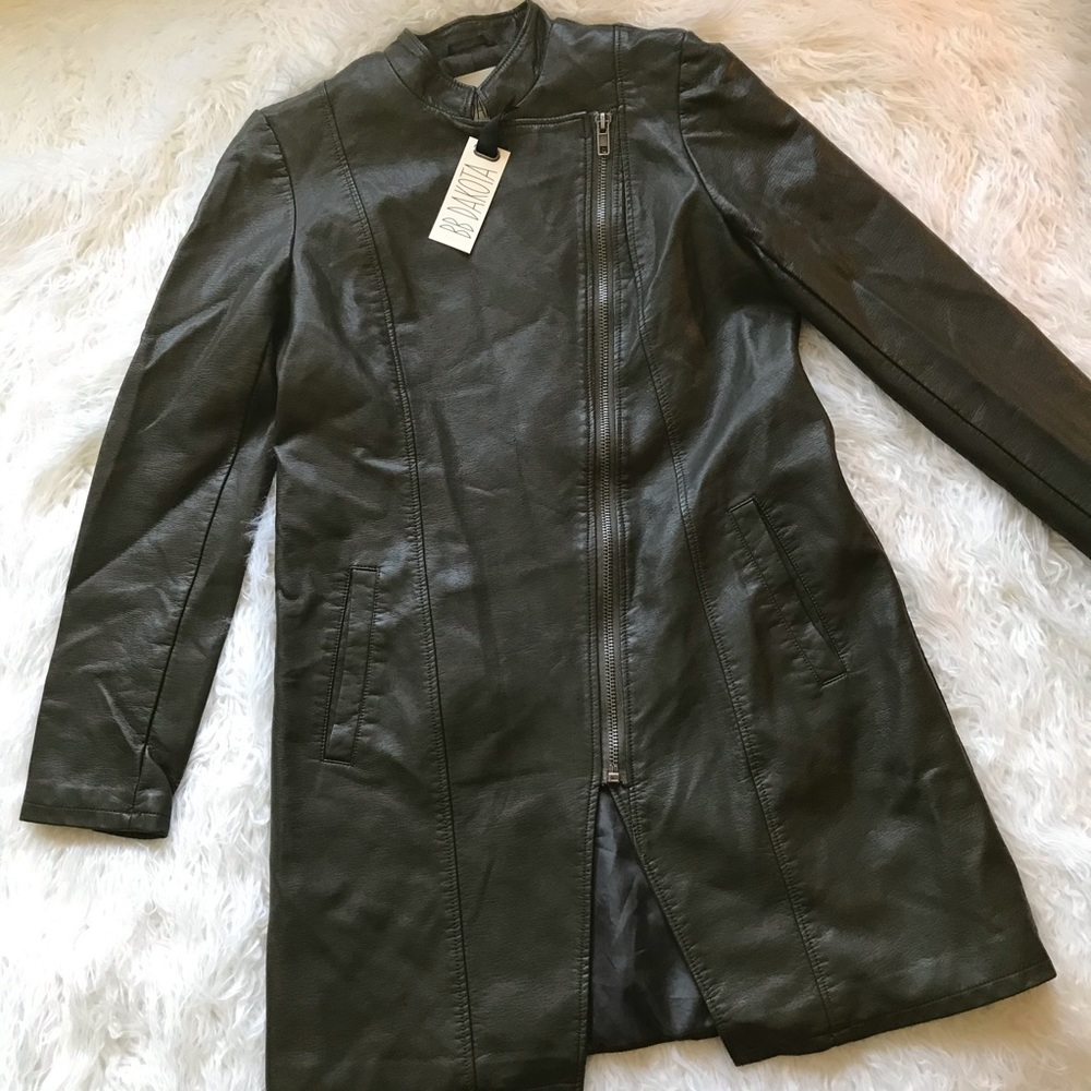 🆕BB DAKOTA GREEN ANGLE ZIP FAUX LEATHER JACKET